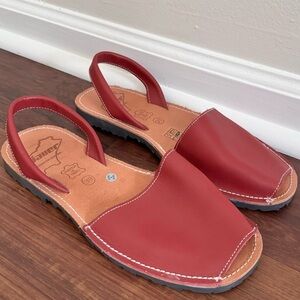 NWT Javer Avarca Red Leather Sandals | Size 8.5